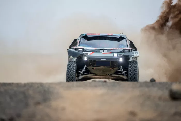 #200 Les Sandriders Dacia Dacia : Nasser Al-Attiyah, Boulanger Edouard