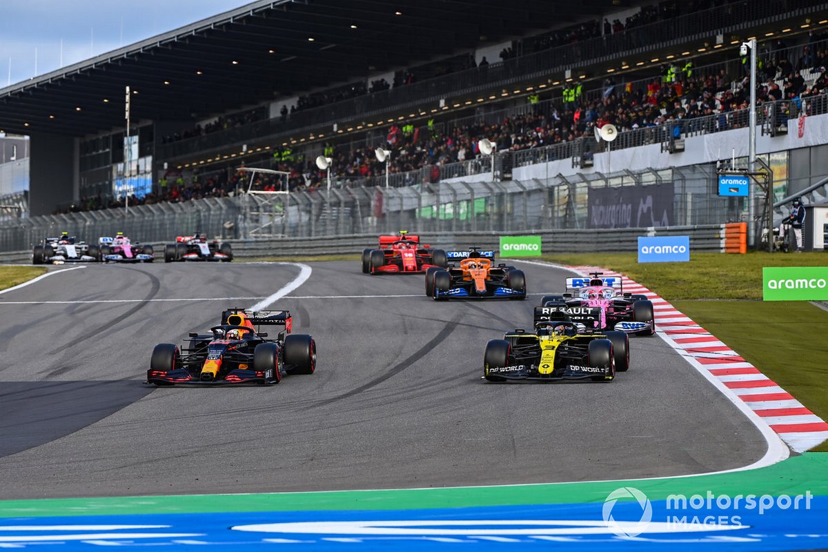 Max Verstappen, Red Bull Racing RB16, Daniel Ricciardo, Renault F1 Team R.S.20, Sergio Perez, Racing Point RP20, Carlos Sainz Jr., McLaren MCL35, e Charles Leclerc, Ferrari SF1000