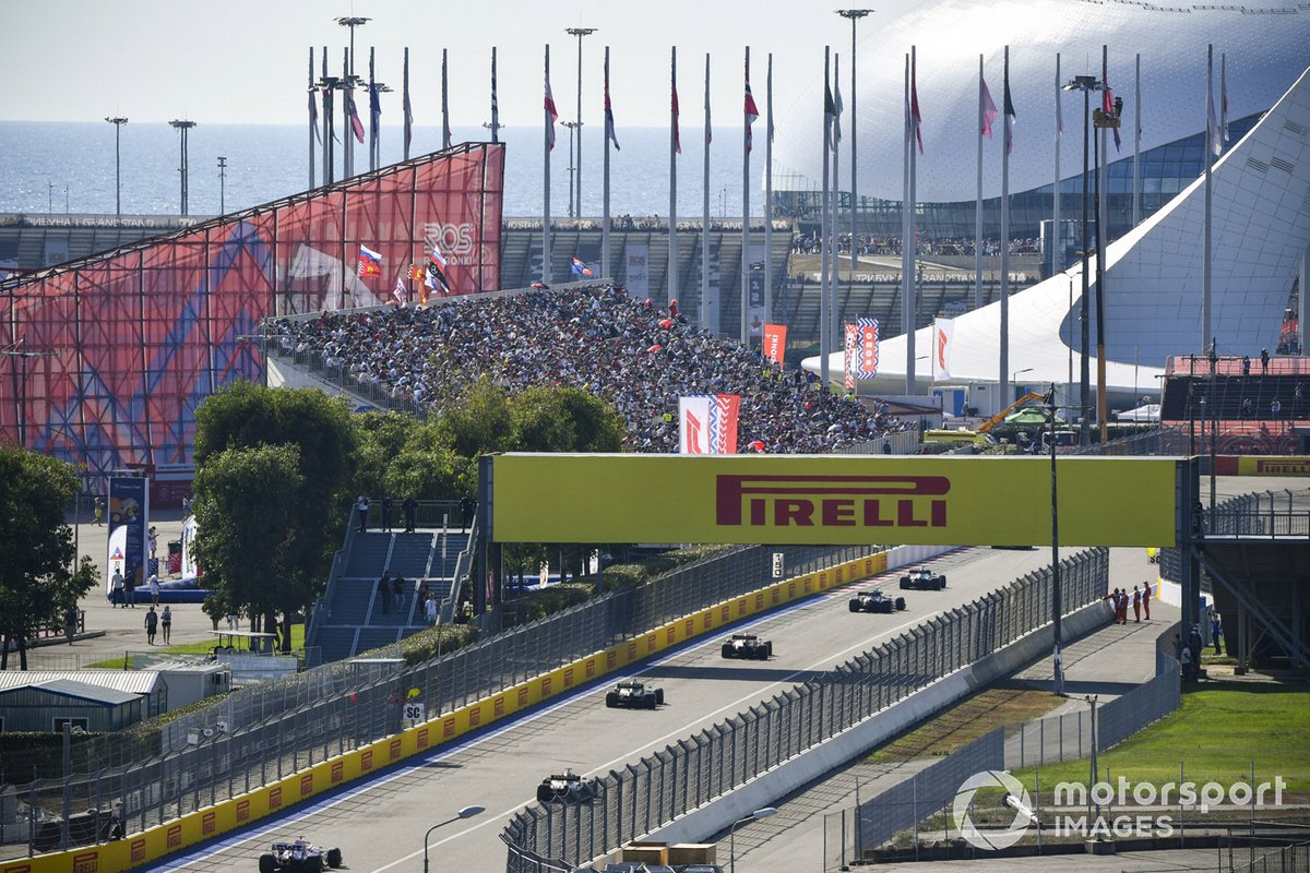 Lewis Hamilton, Mercedes F1 W11, Valtteri Bottas, Mercedes F1 W11, Max Verstappen, Red Bull Racing RB16, Esteban Ocon, Renault F1 Team R.S.20