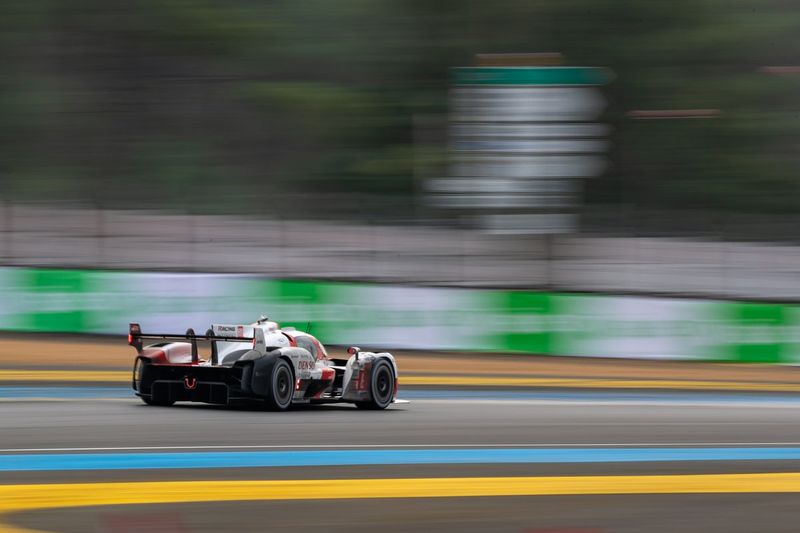 #8 Toyota Gazoo Racing Toyota GR010 - Hybrid Hypercar, Sébastien Buemi, Kazuki Nakajima, Brendon Hartley