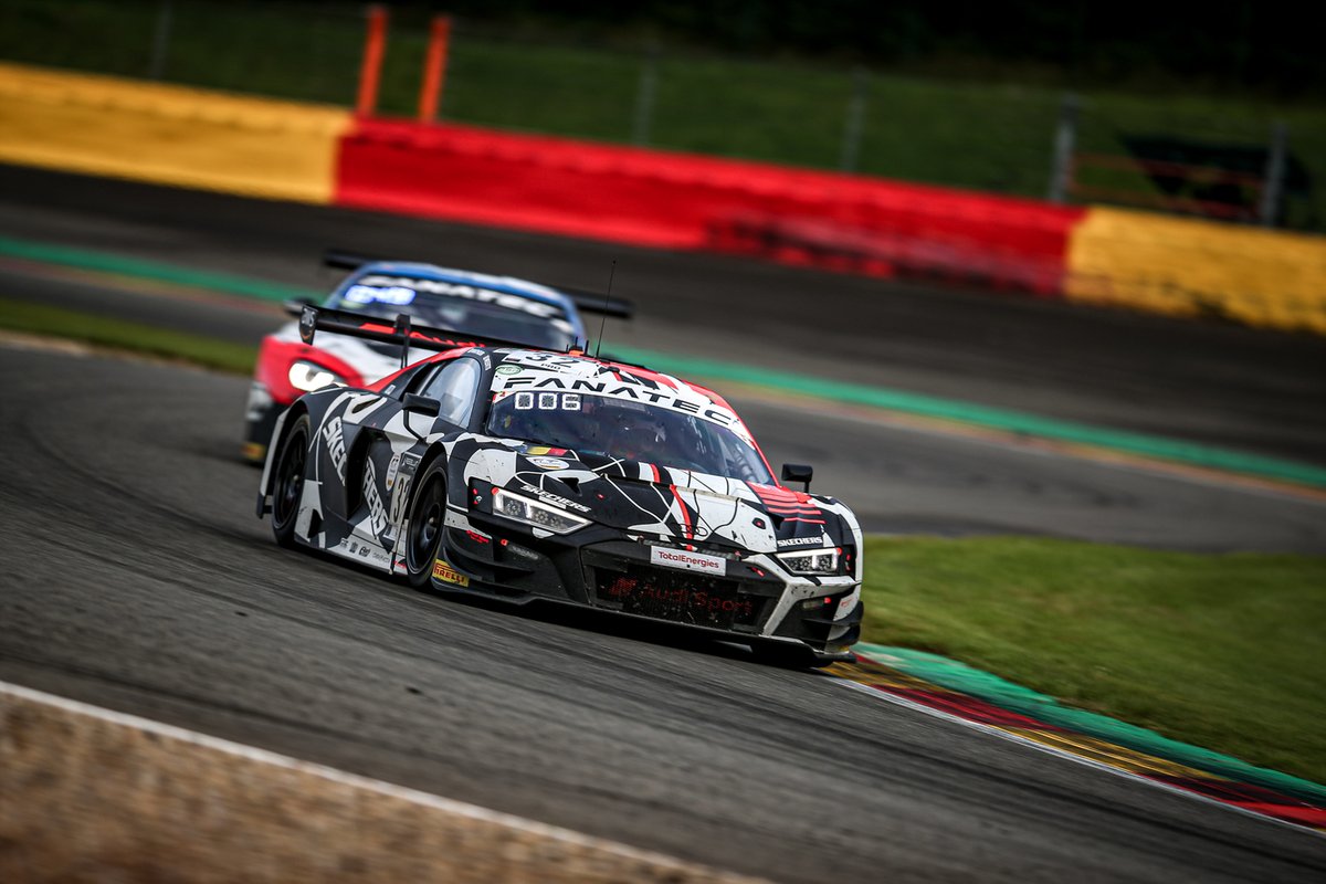 #32 Audi Sport Team WRT Audi R8 LMS GT3: Dries Vanthoor, Kelvin van der Linde, Charles Weerts