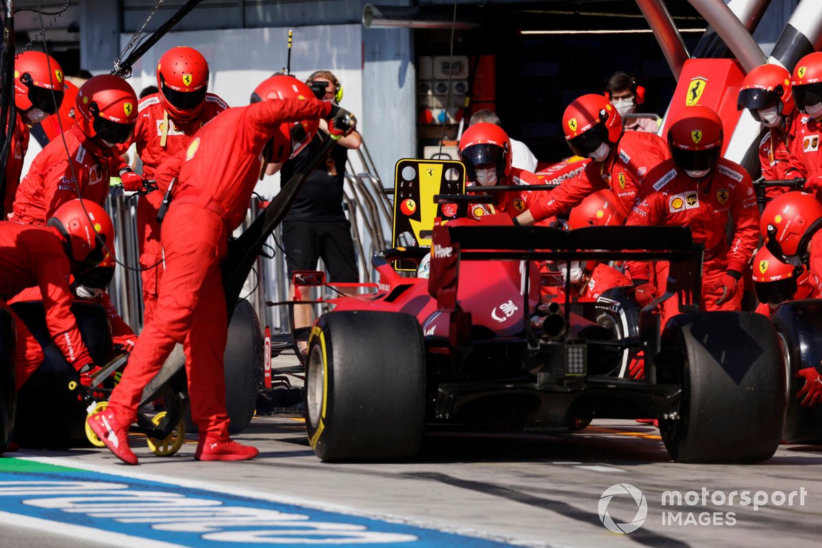 Charles Leclerc, Ferrari SF21, pit stop