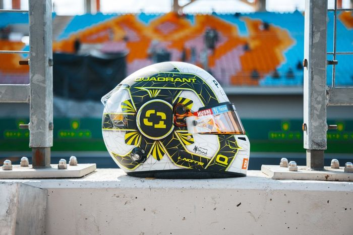 Casco especial de Lando Norris, McLaren