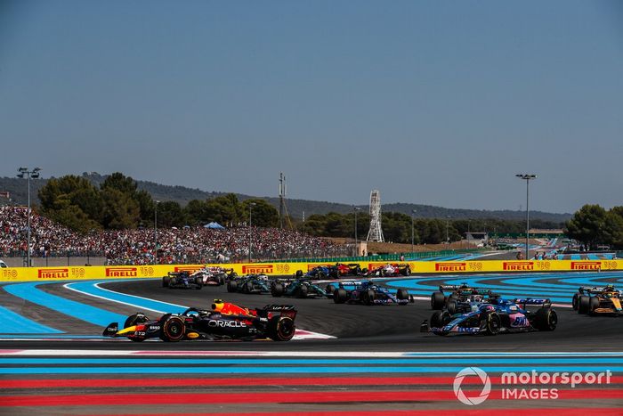 Sergio Pérez, Red Bull Racing RB18, Fernando Alonso, Alpine A522, George Russell, Mercedes W13, Lando Norris, McLaren MCL36, Daniel Ricciardo, McLaren MCL36