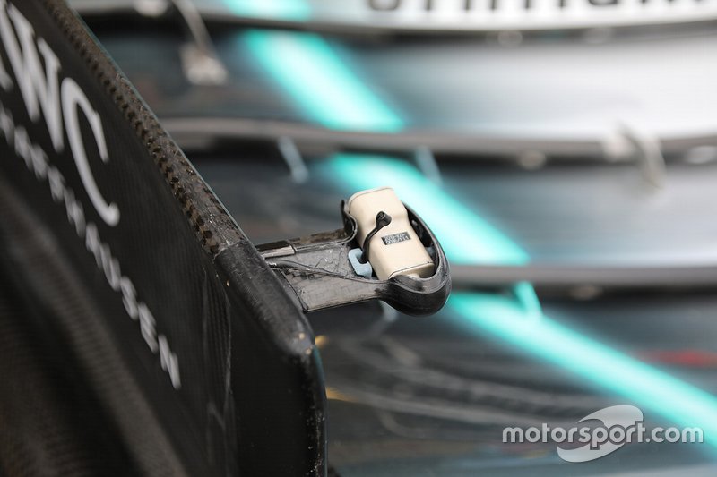 Mercedes W10: Sensor am Frontflügel