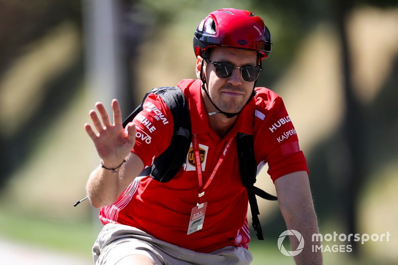 Vettel tem contrato com a Ferrari até o fim de 2020. Tanto o piloto quanto a equipe seguem repetindo que o casamento não acabará, mas o mau desempenho do alemão continua gerando rumores no Paddock.