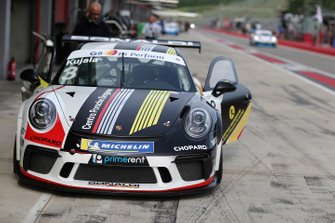 La Porsche di Patrick Kujala, Bonaldi Motorsport, in pit lane