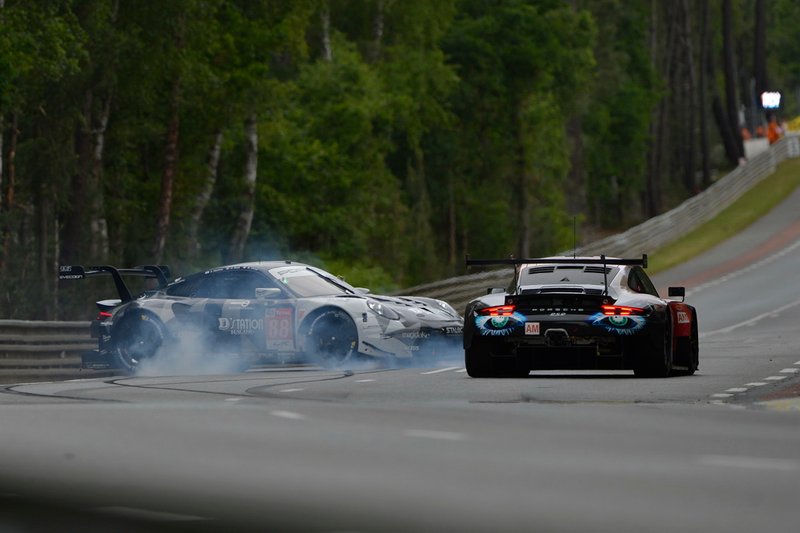 #88 Dempsey Proton Competition Porsche 911 RSR: Matteo Cairoli, Giorgio Roda, Satoshi Hoshino spins