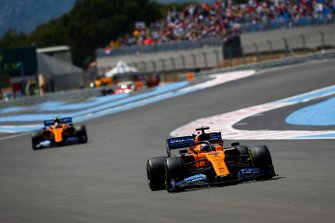 Carlos Sainz Jr., McLaren MCL34, voor Lando Norris, McLaren MCL34