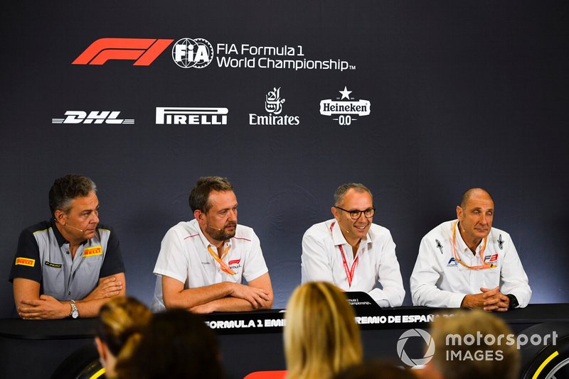Mario Isola, Racing Manager, Pirelli Motorsport, Steve Nielsen, Stefano Domenicali e Bruno Michel alla conferenza stampa per le nuove gomme F2