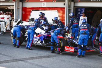 Daniil Kvyat, Toro Rosso STR14, valt uit