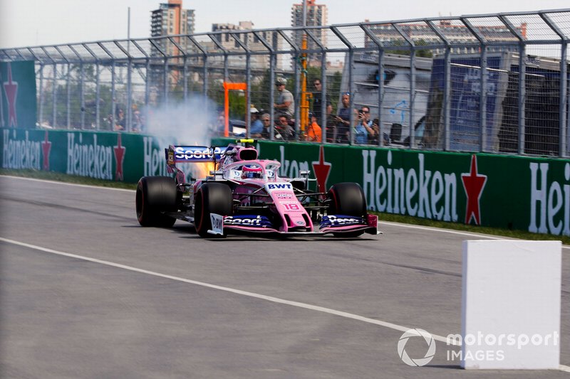 Lance Stroll, Racing Point RP19 entre dans la voie des stands avec des flammes