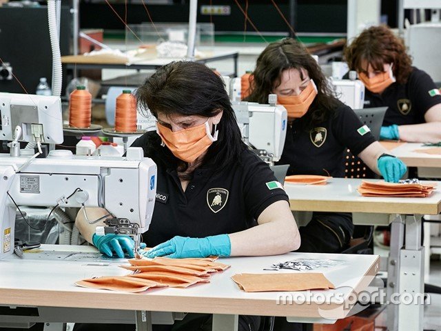 Las máscaras cubrebocas producidas por Lamborghini para el Hospital Sant'Orsola de Bolonia