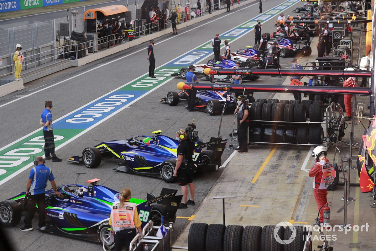 F3 Cars In The Pit Lane, Including Cameron Das, Carlin Buzz Racing, Leonardo Pulcini, Carlin Buzz Racing