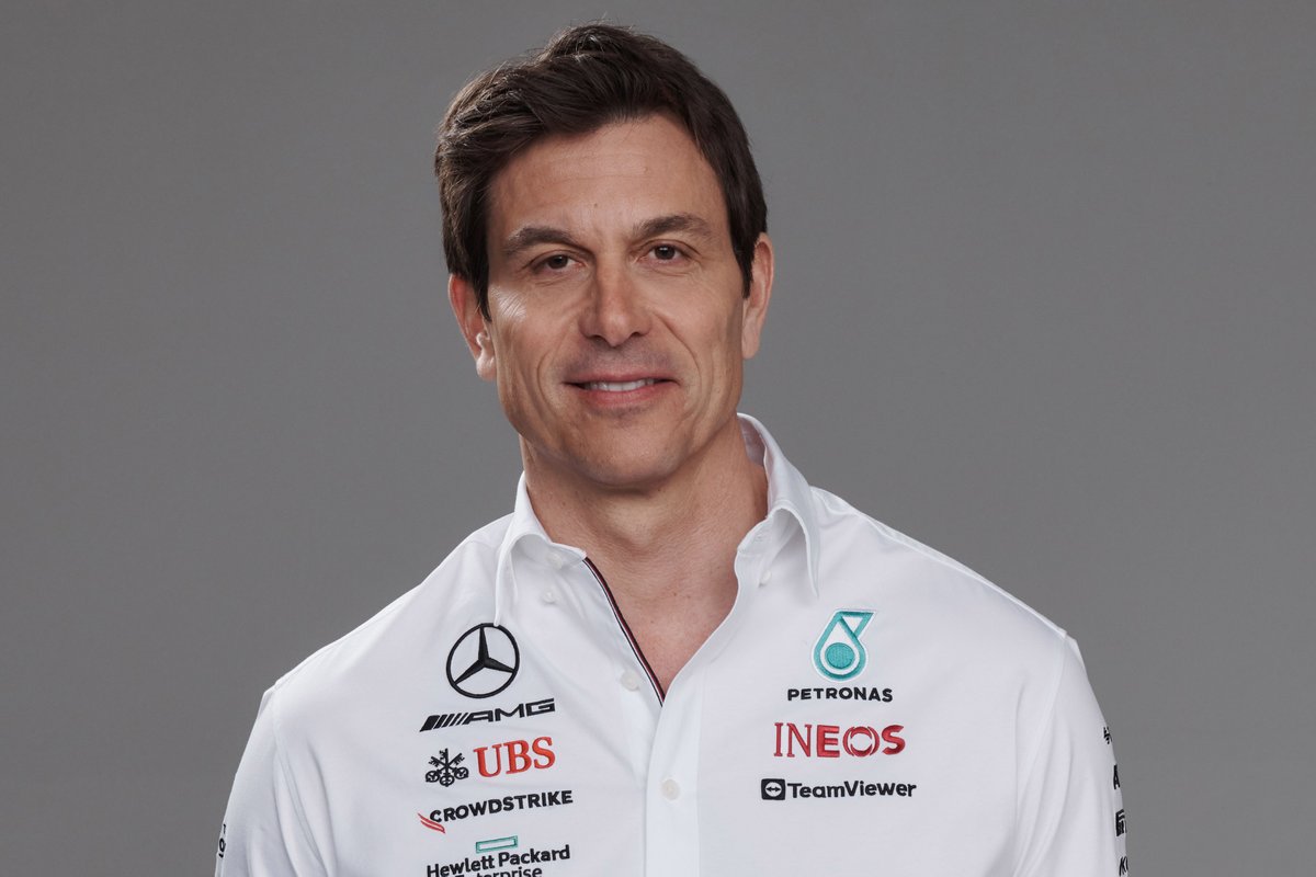 Fotogallery F1 | Ecco la Mercedes W14 di Hamilton e Russell - Toto Wolff’s Height: Mercedes F1 Boss Commands Attention