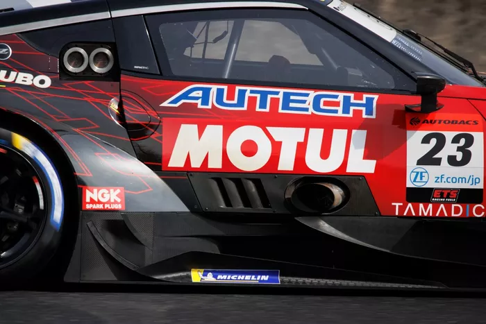 #23 MOTUL AUTECH Z