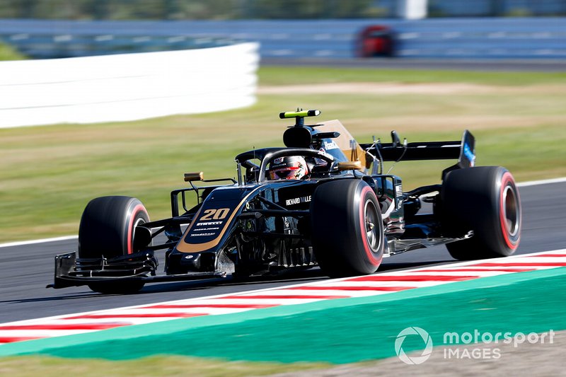 Кевин Магнуссен, Haas F1 Team VF-19, поврежденный автомобиль