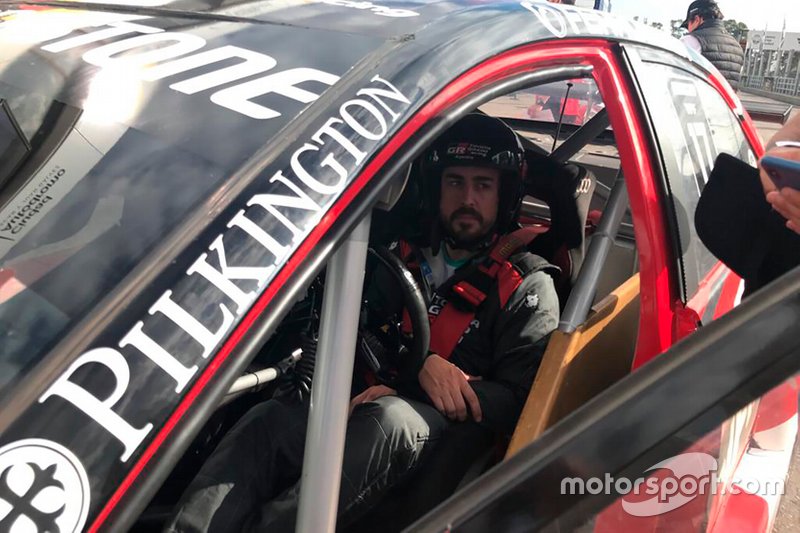 Fernando Alonso al volante del Toyota Corolla de Súper TC2000
