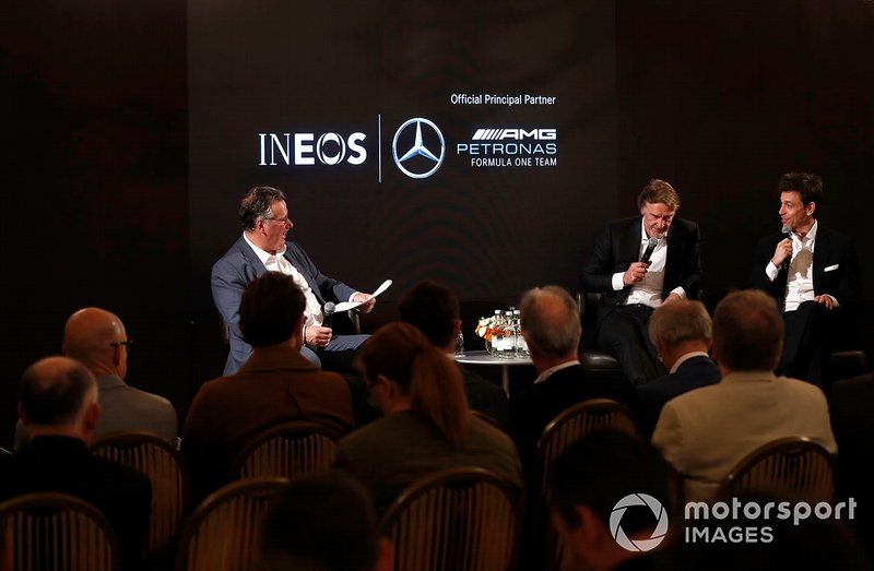 Sir Jim Ratcliffe presidente y director general del grupo químico Ineos y Toto Wolff, Director Ejecutivo (Negocios), Mercedes AMG