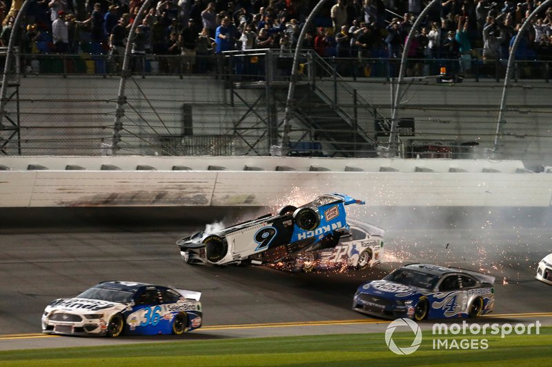 Choque de Ryan Newman, Roush Fenway Racing, Ford Mustang Koch Industries
