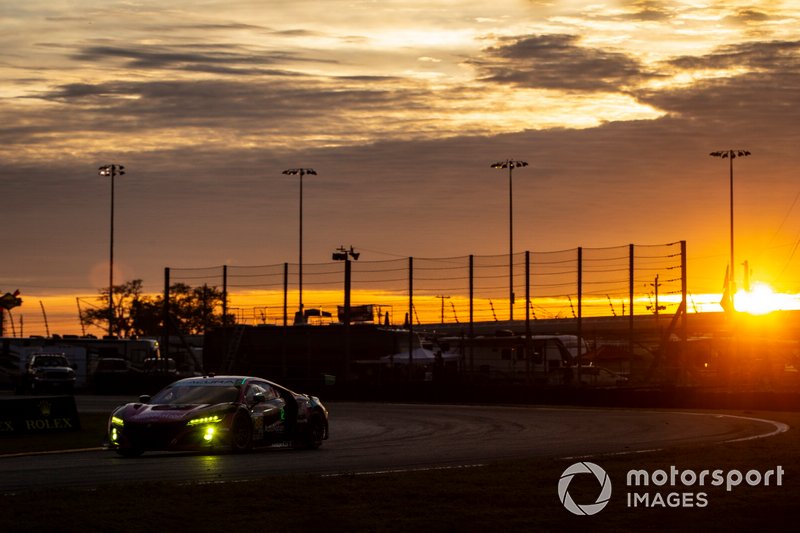 #86 Meyer Shank Racing w/Curb-Agajanian Acura NSX GT3, GTD: Mario Farnbacher, Matt McMurry, Shinya Michimi, Jules Gounon