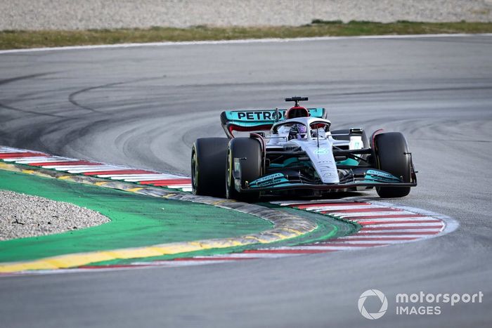 Lewis Hamilton, Mercedes W13