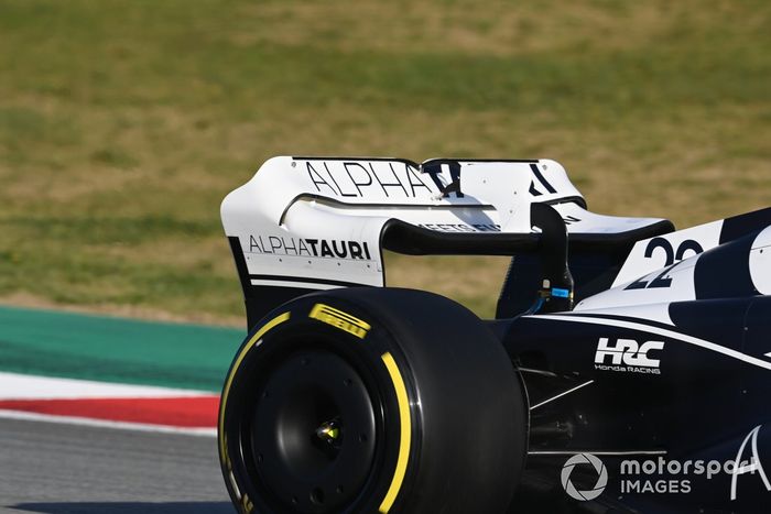 El alerón trasero del coche de Yuki Tsunoda, AlphaTauri AT03