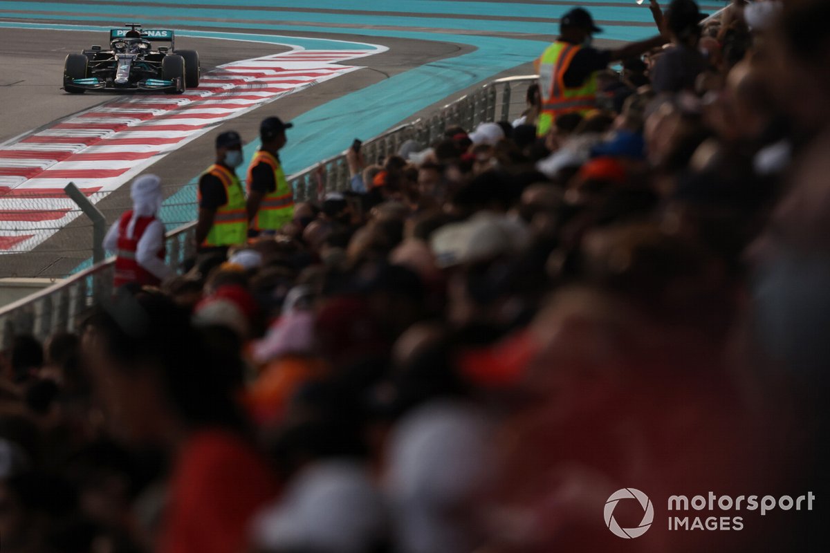 Lewis Hamilton, Mercedes W12