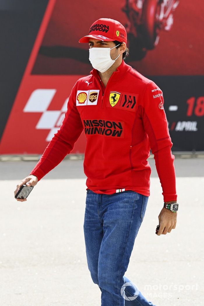 Carlos Sainz Jr., Ferrari