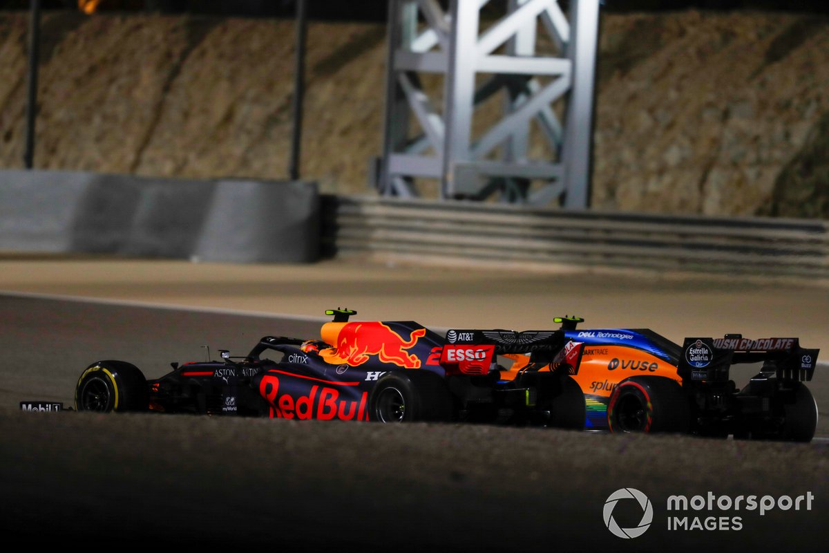 Alex Albon, Red Bull Racing RB16, Lando Norris, McLaren MCL35