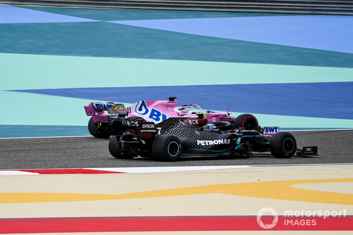 Sergio Perez, Racing Point RP20, Valtteri Bottas, Mercedes F1 W11