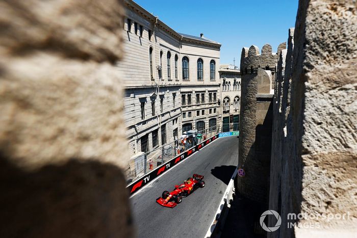 Carlos Sainz Jr., Ferrari SF21