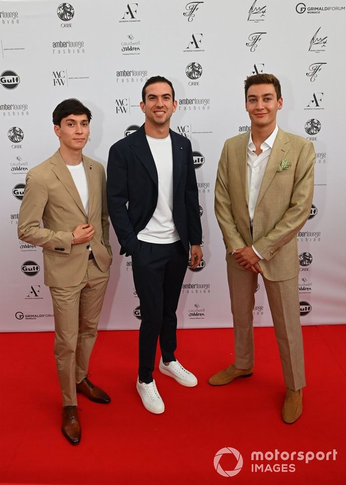 Jack Aitken, Nicholas Latifi, Williams, y George Russell, Williams