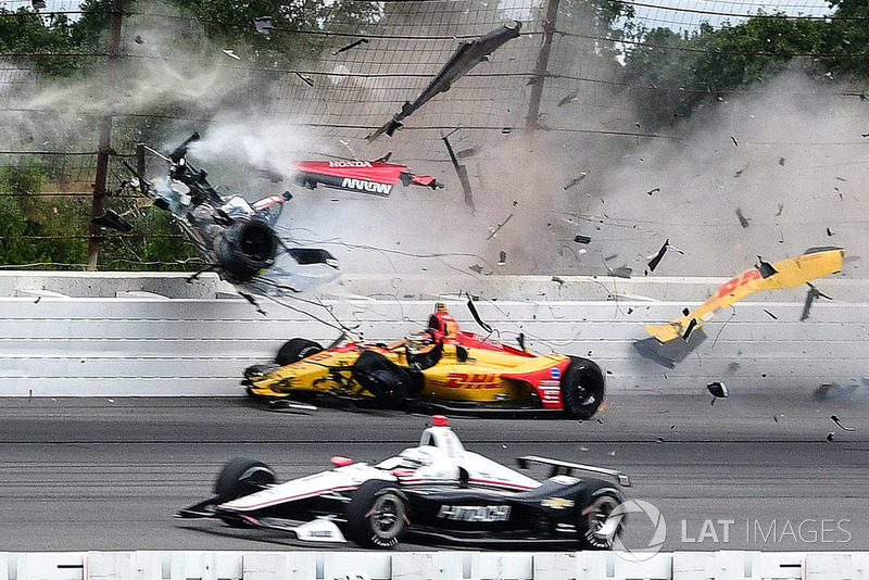 Crash : Robert Wickens, Schmidt Peterson Motorsports Honda, James Hinchcliffe, Schmidt Peterson Motorsports Honda, Ryan Hunter-Reay, Andretti Autosport Honda, Pietro Fittipaldi, Dale Coyne Racing Honda 