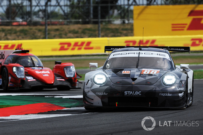 #88 Dempsey Proton Competition Porsche 911 RSR: Matteo Cairoli, Khaled Al Qubaisi, Giorgio Roda