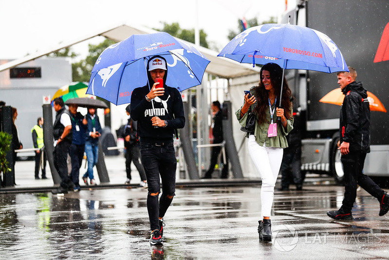 Pierre Gasly, Toro Rosso, arrives in the paddock