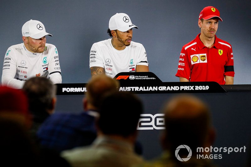 Valtteri Bottas, Mercedes AMG F1, Lewis Hamilton, Mercedes AMG F1 e Sebastian Vettel, Ferrari in Conferenza Stampa