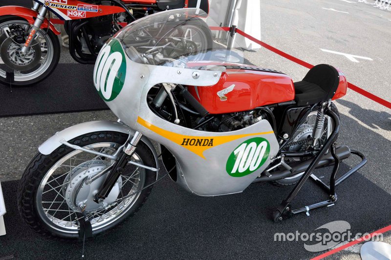 Honda RC162