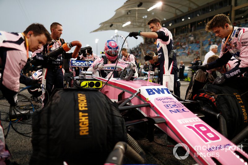 Sergio Perez, Racing Point, en la parrilla
