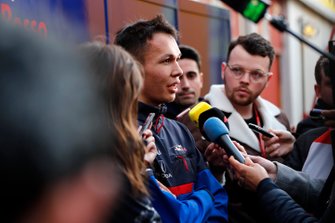 Alex Albon, Scuderia Toro Rosso in gesprek met de media