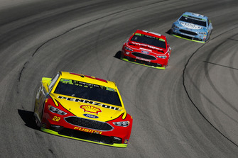 Joey Logano, Team Penske, Ford Fusion Shell Pennzoil, Ryan Blaney, Team Penske, Ford Fusion Menards/Wrangler Riggs Workwear, and Kevin Harvick, Stewart-Haas Racing, Ford Fusion Busch Light