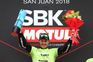 El ganador de la carrera Jonathan Rea, Kawasaki Racing