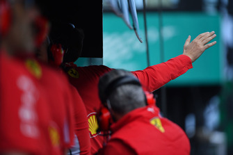Signal from Ferrari pit wall gantry