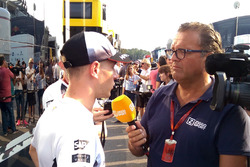 Stoffel Vandoorne, McLaren, praat met Jack Plooij, Ziggo Sport