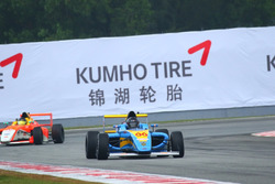 Round 15 Race action