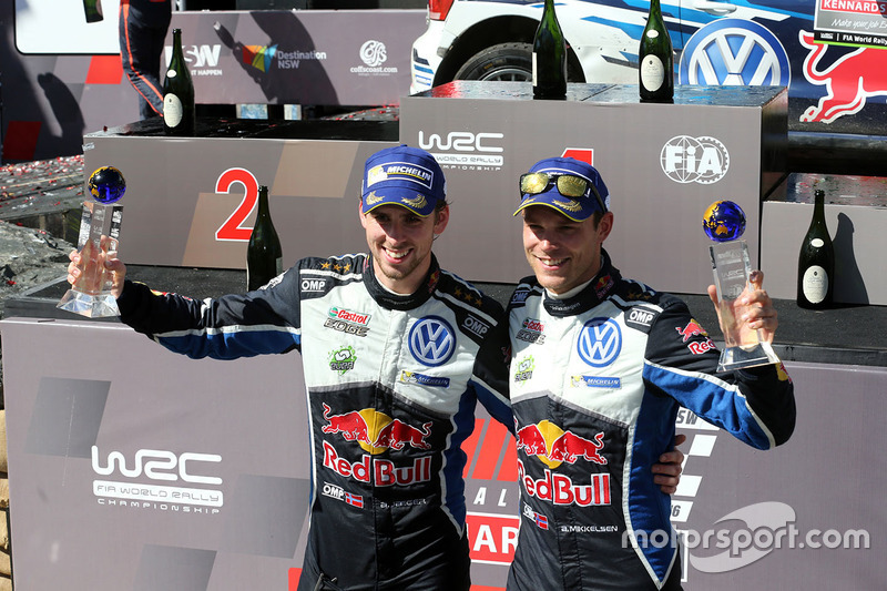 Podio: i vincitori Andreas Mikkelsen, Anders Jäger, Volkswagen Motorsport