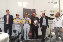 Gabriella Pedroni e Chiara Corso con Francesco Fontana Giusti, Direttore Comunicazione di Renault It