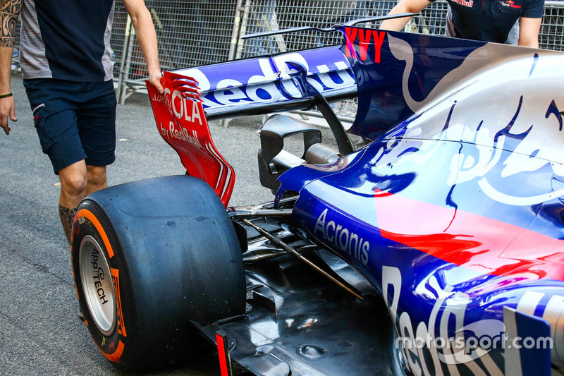 Toro Rosso STR12, detalles de la parte trasera