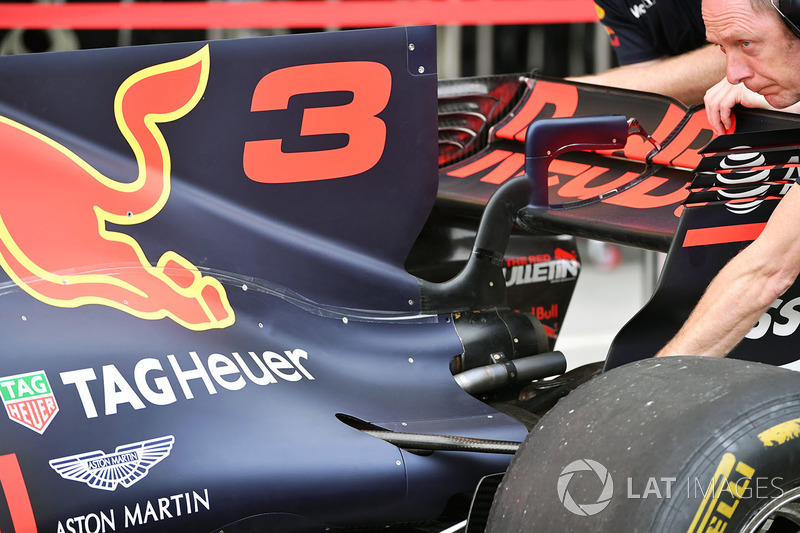 Red Bull Racing RB13 arka kanat detay