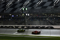 #11 GRT Grasser Racing Team Lamborghini Huracan GT3: Крістіан Енгельхард, Мірко Бортолотті, Есекіель